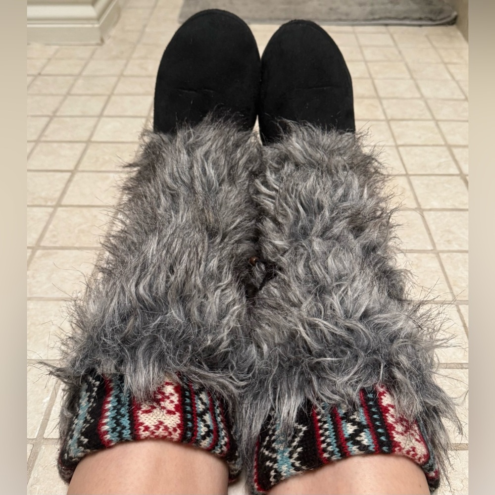 Cozy Muk Luk Slouchy Black and Grey Faux Fur and Suede Indoor Slipper Boots